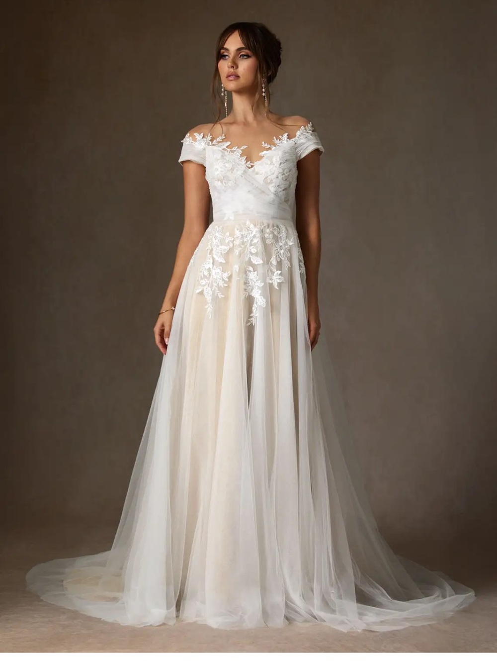 NWT Off-Shoulder White Lace wedding dress
